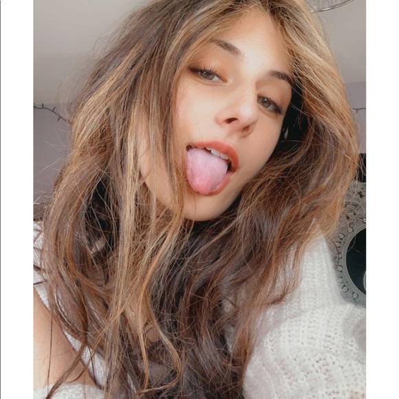 Meet your Posher, Madison - Picture 1 of 4